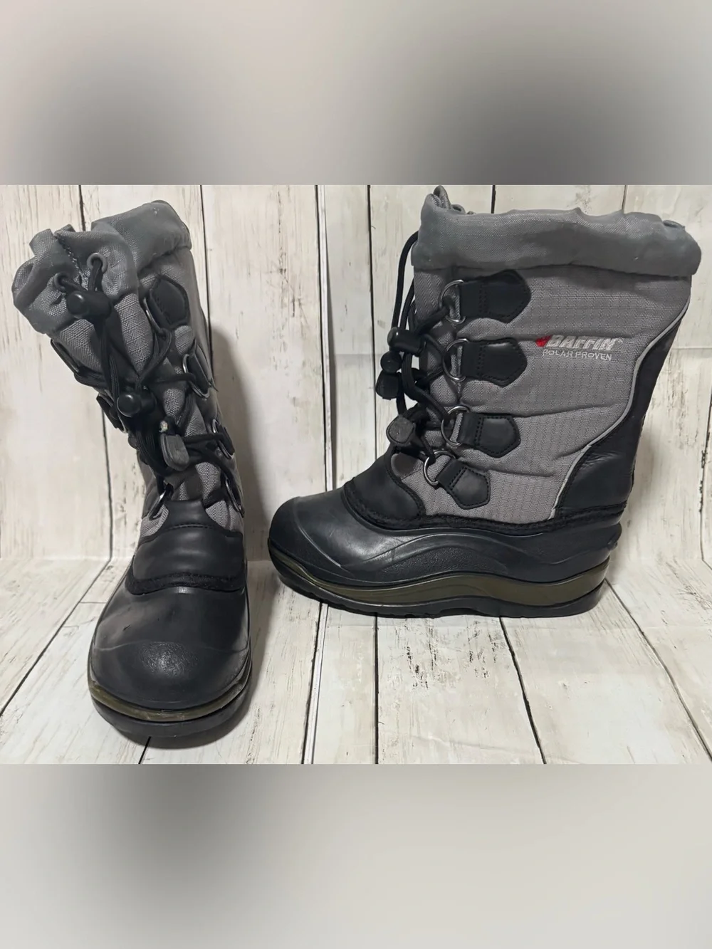 Baffin Gray and Black Cold-Weather Snow Boots